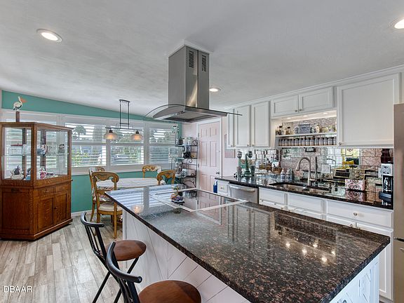 5th image of 109 Longwood Dr
