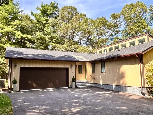 17 Rush Pond Rd, Lakeville, MA 02347