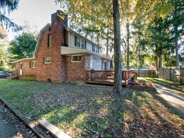 50 Ridge Rd, Oak Ridge, NJ 07438