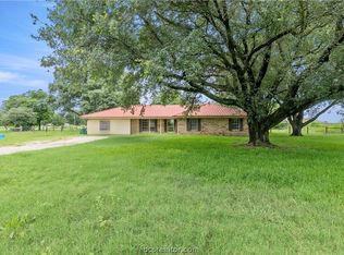 970 Martin Rd, Madisonville, TX 77864