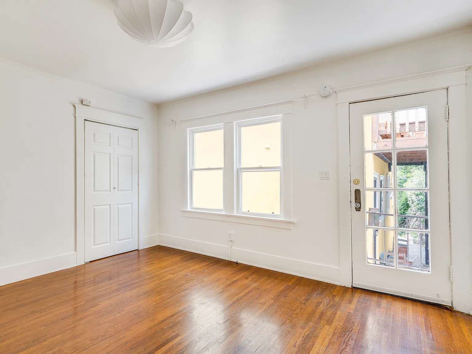 Studio, $2,300 — Photo 3