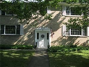 1st image of 8 Woodbrook Dr APT 5