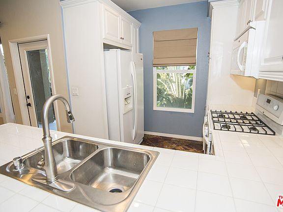 4th image of 6020 Seabluff Dr Unit 202