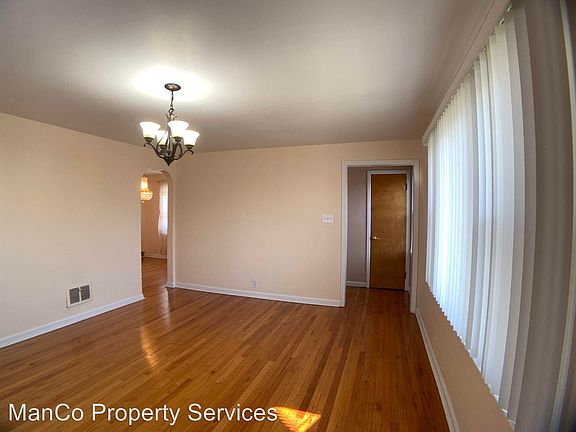 4th image of 2359 Emerson Ave