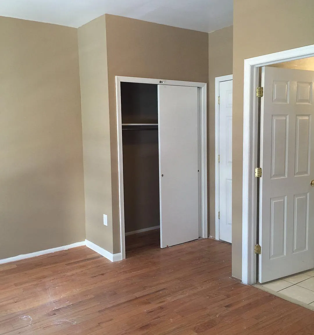 1521 Spring Garden St — Photo 1