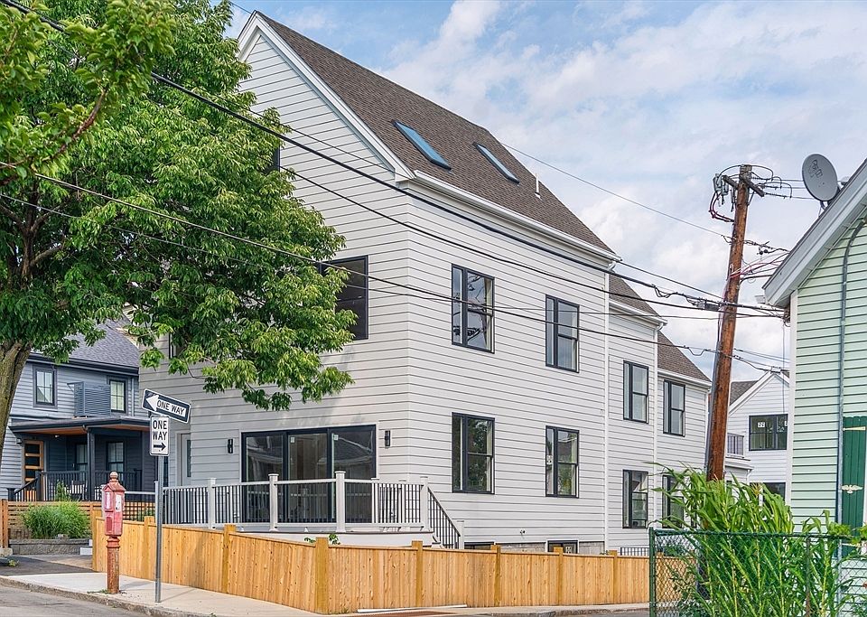 1st image of 60 Franklin St #2