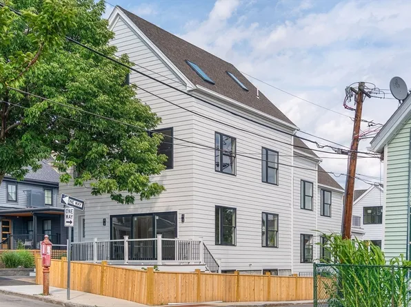 60 Franklin St #2, Somerville, MA 02145