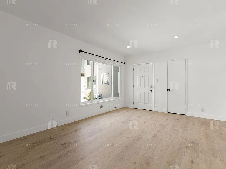 (Sr/Eu/Yo:B) 3280 Provon Lane — Photo 5