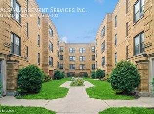 2749 N Sawyer Ave #205, Chicago, IL 60647