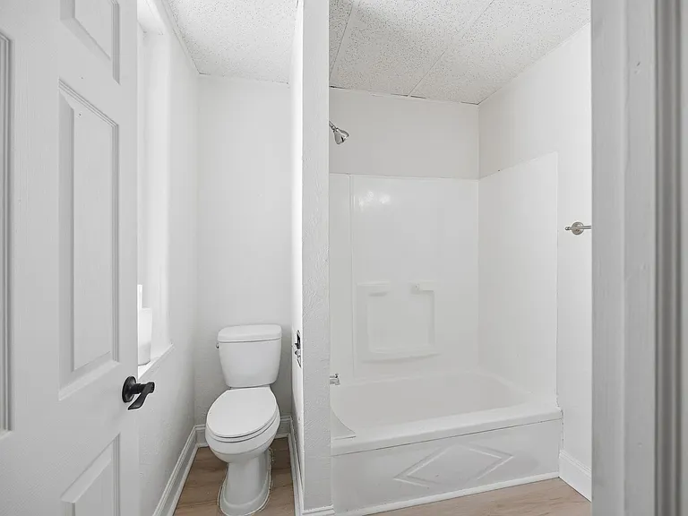 141 Oneida St — Photo 16