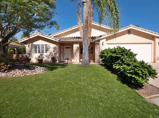 1162 Meadow Lake Dr, Vista, CA 92084