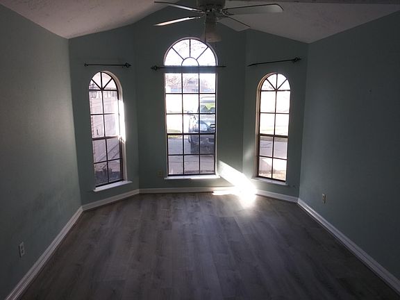 2nd image of 3307 Mesquite Dr #1