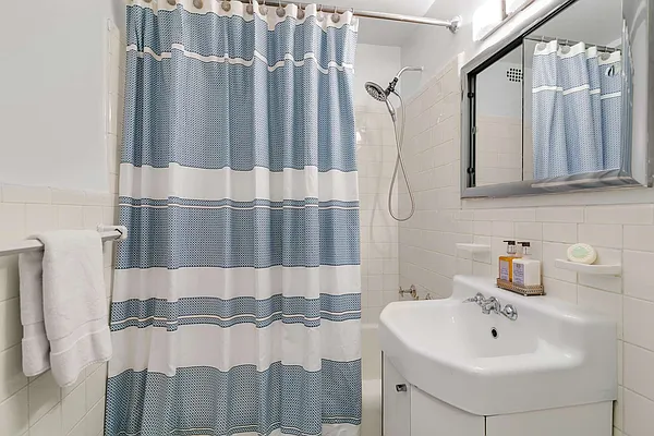 Sold by Warburg | media 14