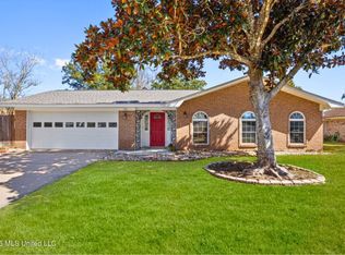 314 Jamaica Dr, Ocean Springs, MS 39564