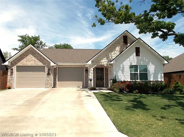 8305 McLaren Dr, Fort Smith, AR 72916