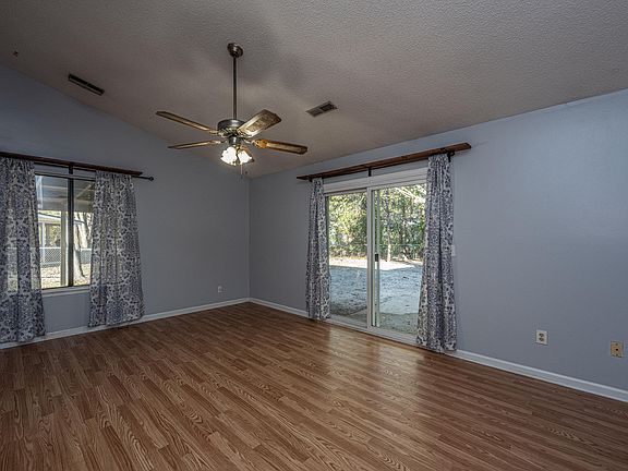 4th image of 106 Edythe Ct