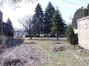 2nd image of 10421 Montana Ave