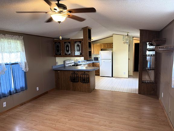 2nd image of 1206 Spring Cir
