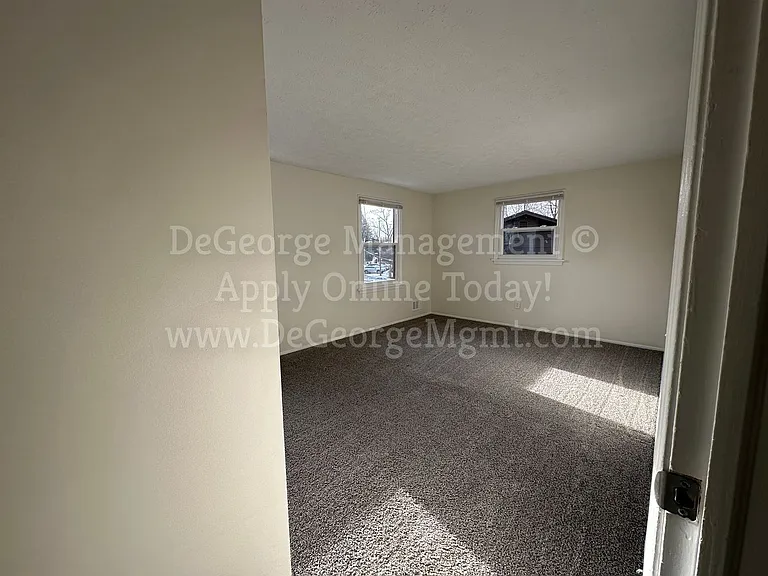 Sterling Square Townhomes — Photo 10