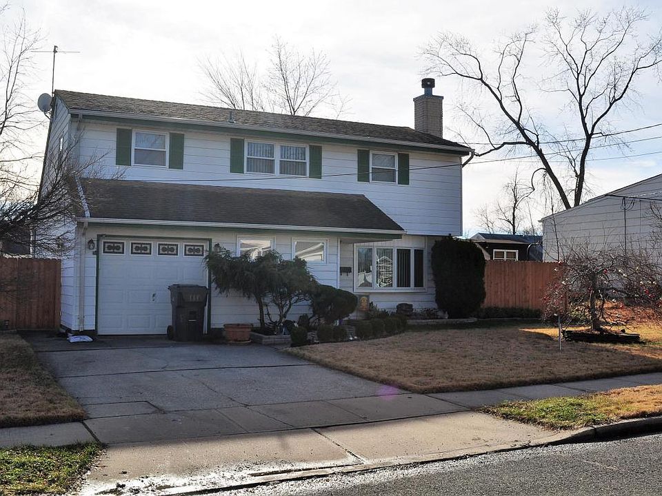 1st image of 17 Wendy Dr