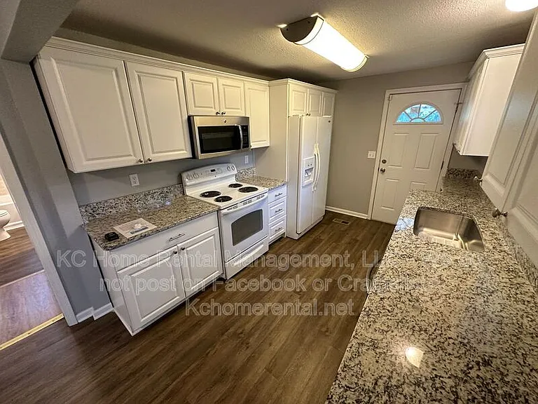 4045 S Minnie St — Photo 4