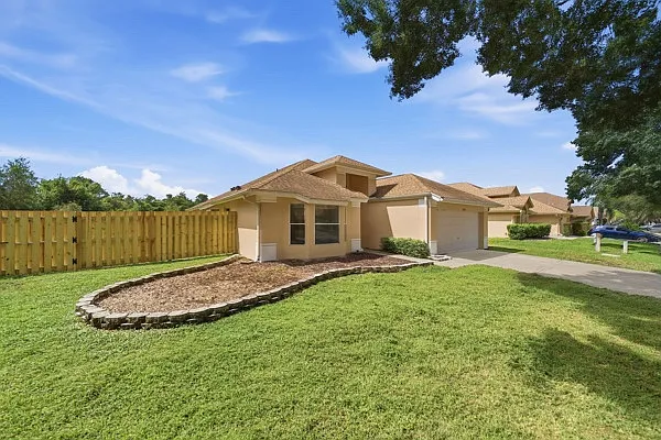 4 bed, 1851 sqft, $3,200 — Photo 3