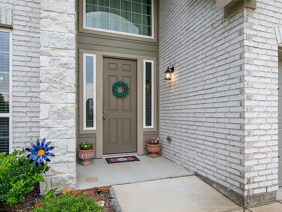2nd image of 312 Brocks Ct
