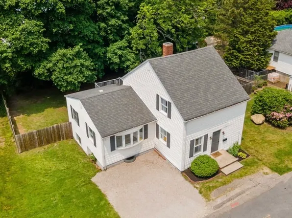 37 Saint Michaels Ave, Somerset, MA 02726