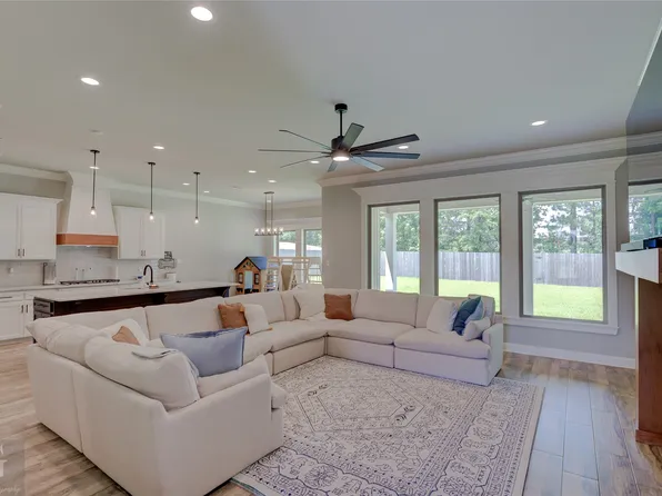 2073 Highpoint Pl, Haughton, LA 71037