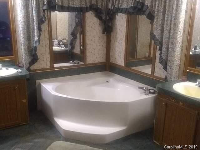 2nd image of 2223 Peachtree Ave