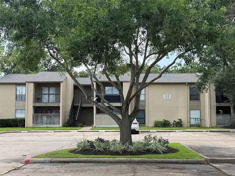 3300 Pebblebrook Dr #108 — Photo 31