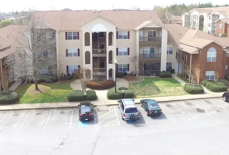 180 Wexford Dr — Photo 1