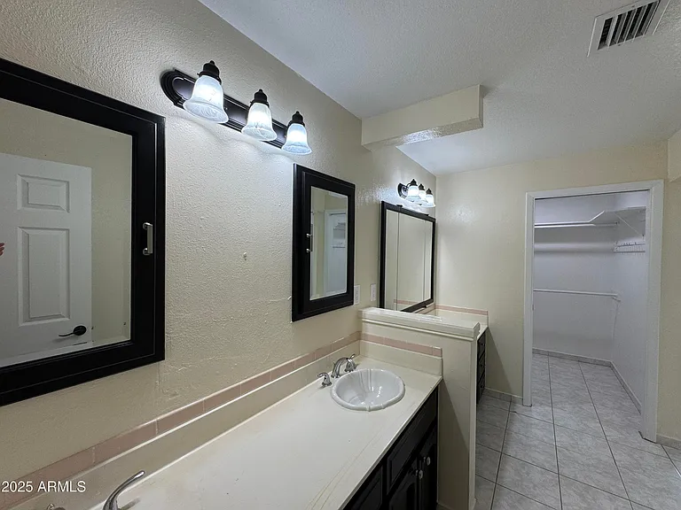 5502 W Frier Dr — Photo 28