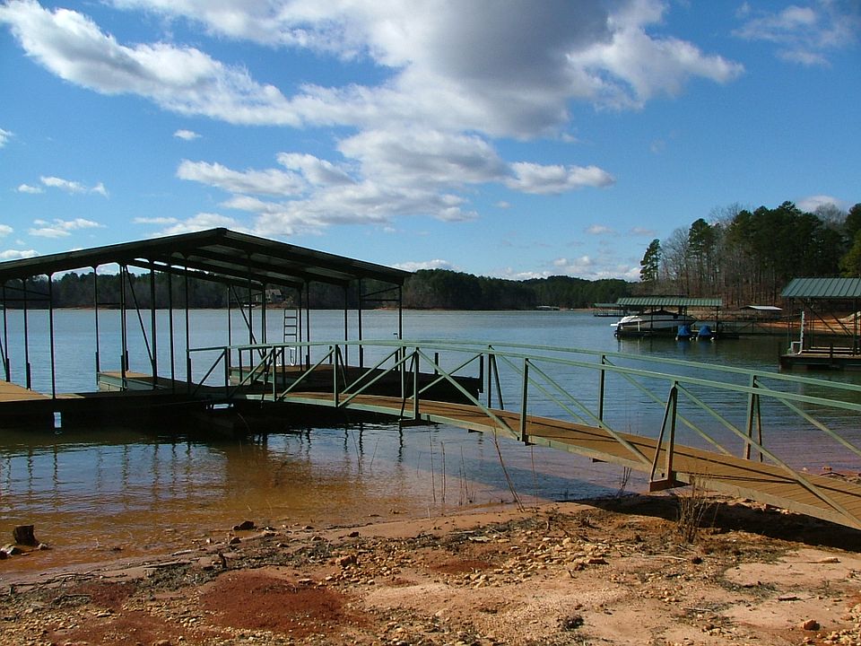 Dbl slip dock available