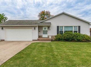 1702 Roselawn Rd, Mayfield Heights, OH 44124