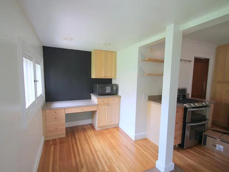 294 Siebert St — Photo 8