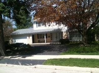 2750 Crabtree Ln, Northbrook, IL