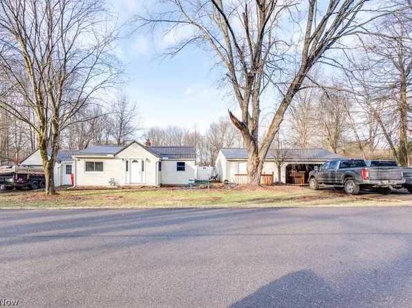 6095 Bell Ave, Hubbard, OH 44425