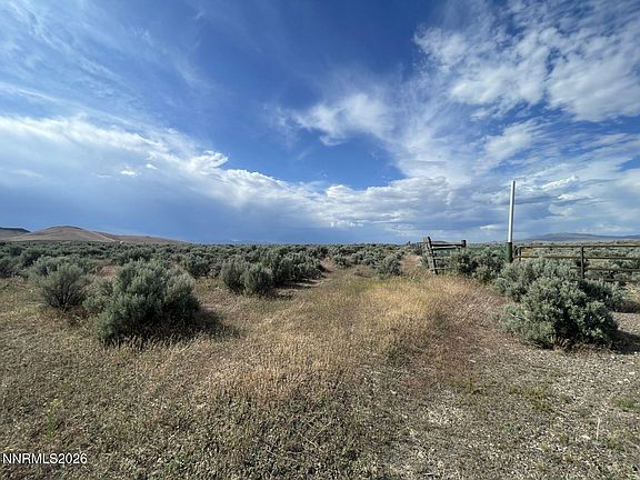 4th image of 10 Button Point Rd