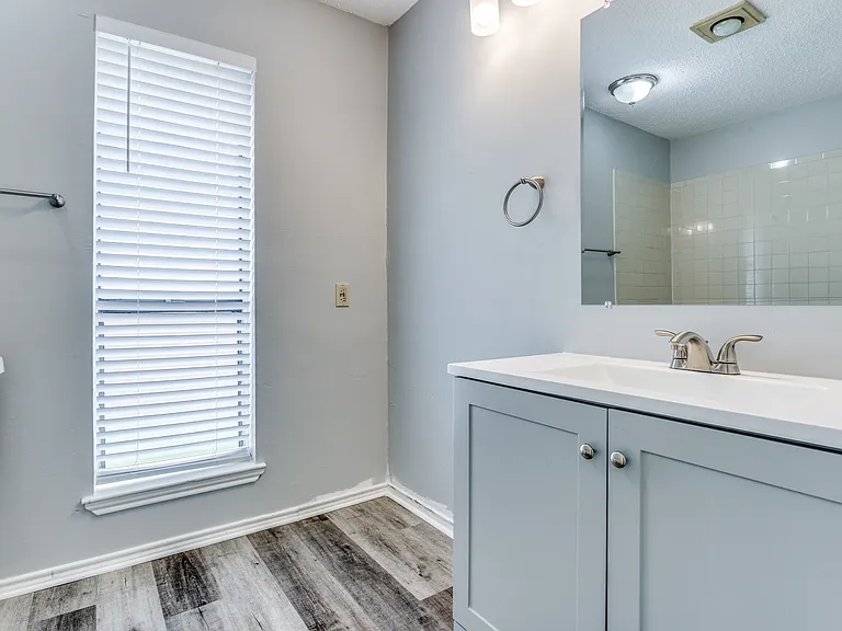209 W Schreiber St — Photo 16