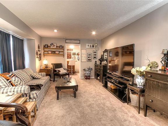 3rd image of 12918 Bristol Ct