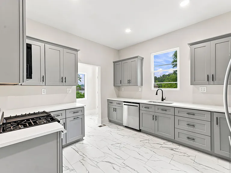 325 N Aiken Ave — Photo 7