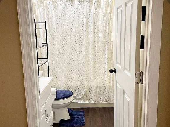 5th image of 605 Humboldt Pl #1