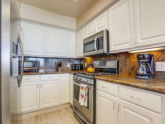 2nd image of 3587 Ocean Front Walk
