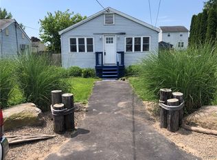 7104 Lakeshore Rd, Cicero, NY 13039