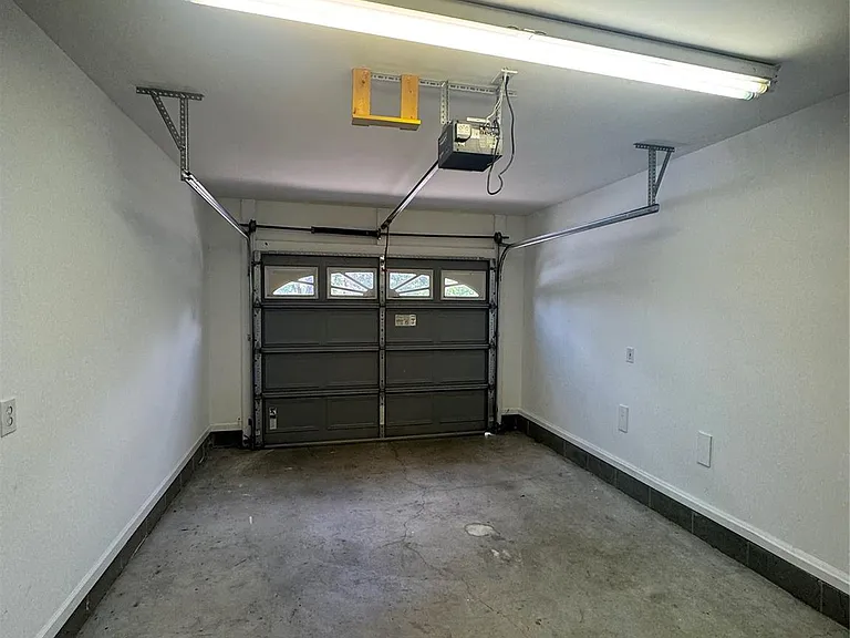 1025 Church St — Photo 14