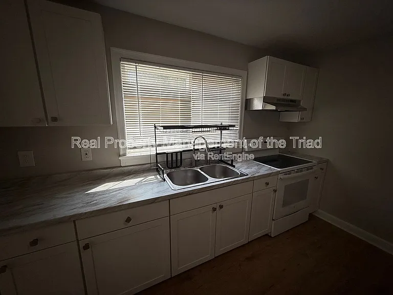 828 Circle Dr — Photo 14