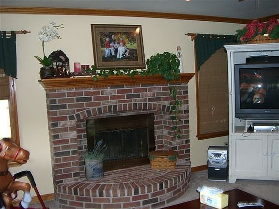 Fireplace in Living Rm