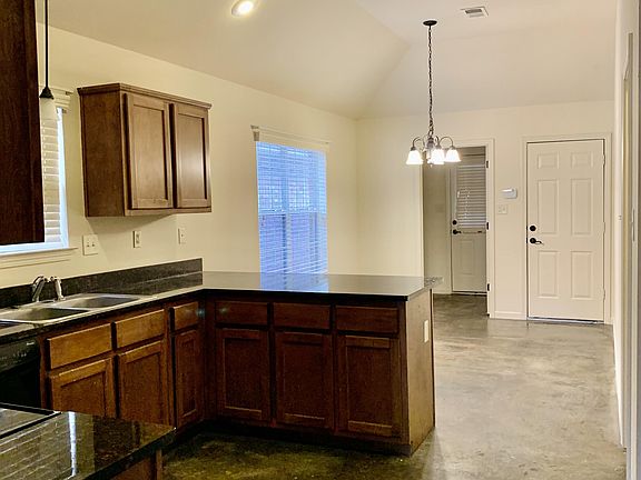 4th image of 2399 Lake Garden Dr