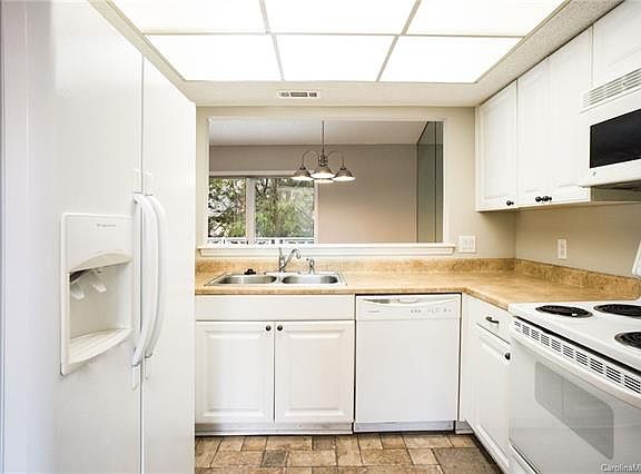 4th image of 9401 S Vicksburg Park Ct